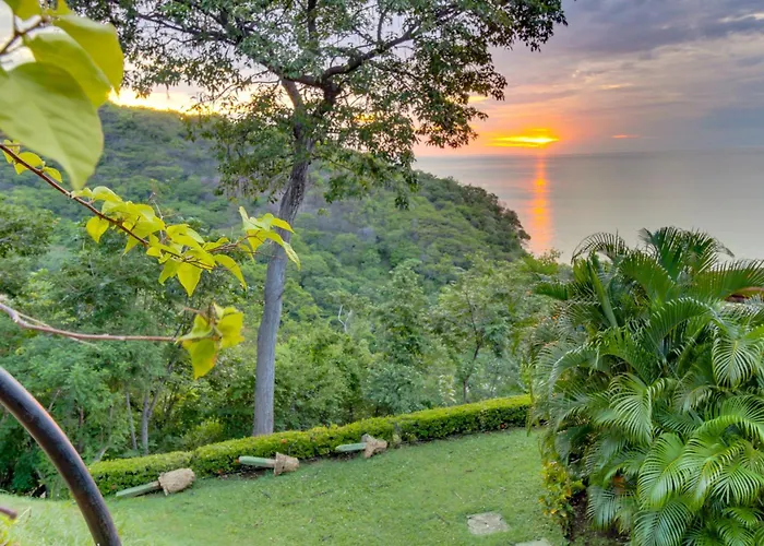 Ocean Views: Bahia Pez Vela Villa *